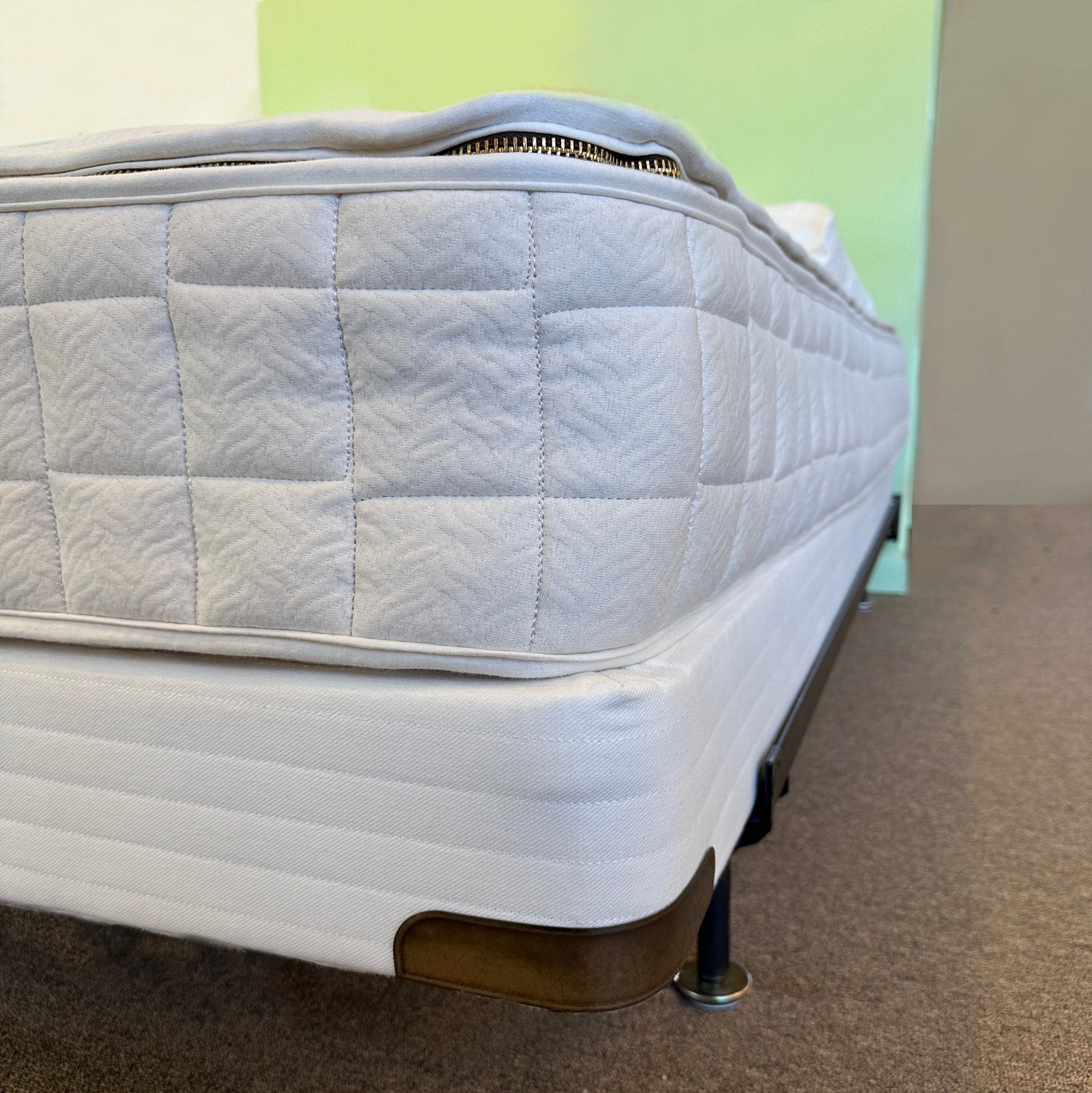 Whitney 5" Low Profile Foundation