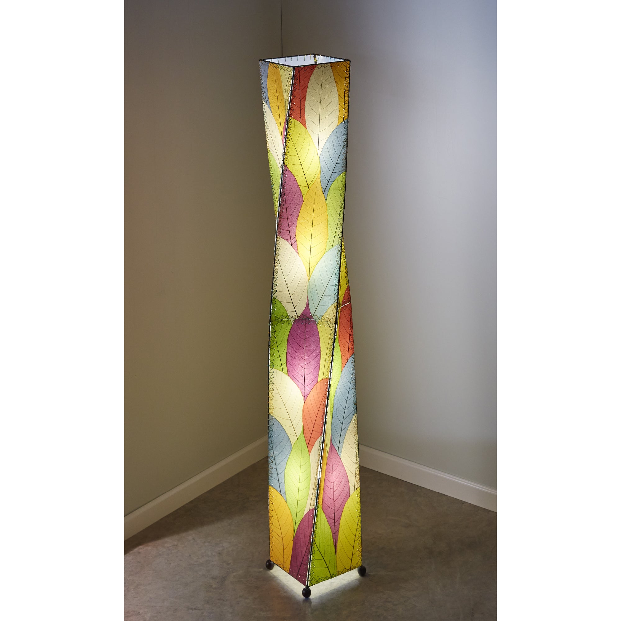 Eangee Twist Giant Lamp